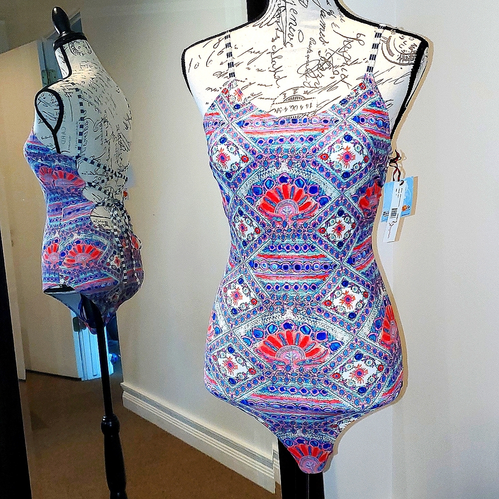 NWT one piece swimsuit, size S